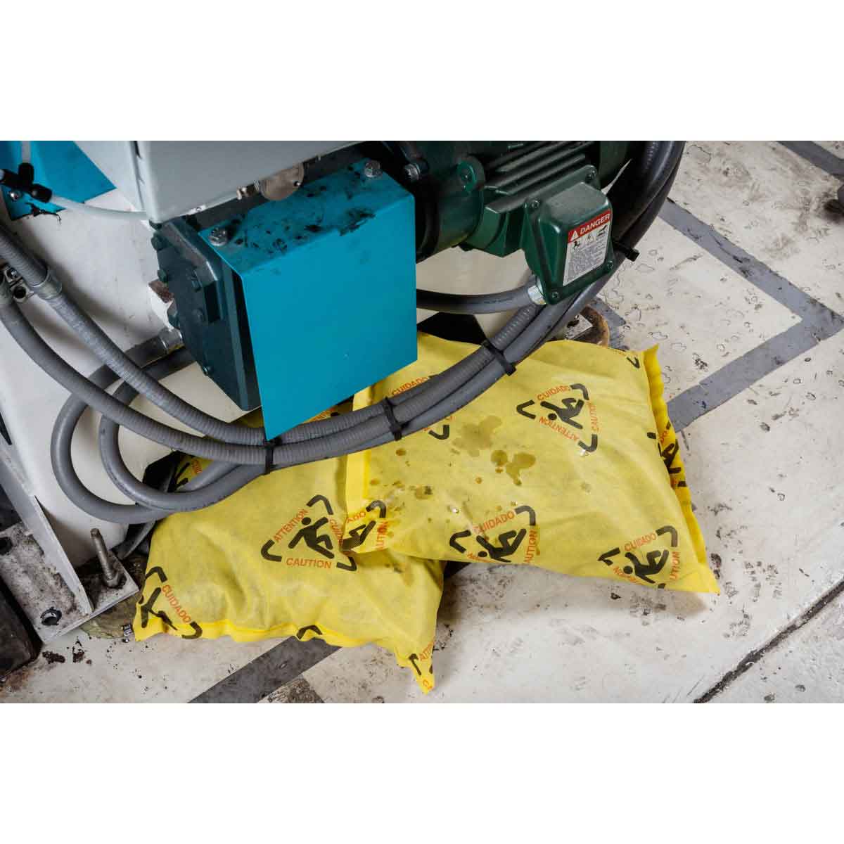 BrightSorb High Visibility Absorbent Pillow 4 BrightSorb High Visibility Absorbent Pillow