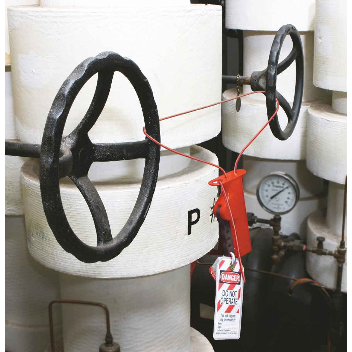 Maintenance Lockout Kit with 3 Padlocks 4 Maintenance Lockout Kit with 3 Padlocks